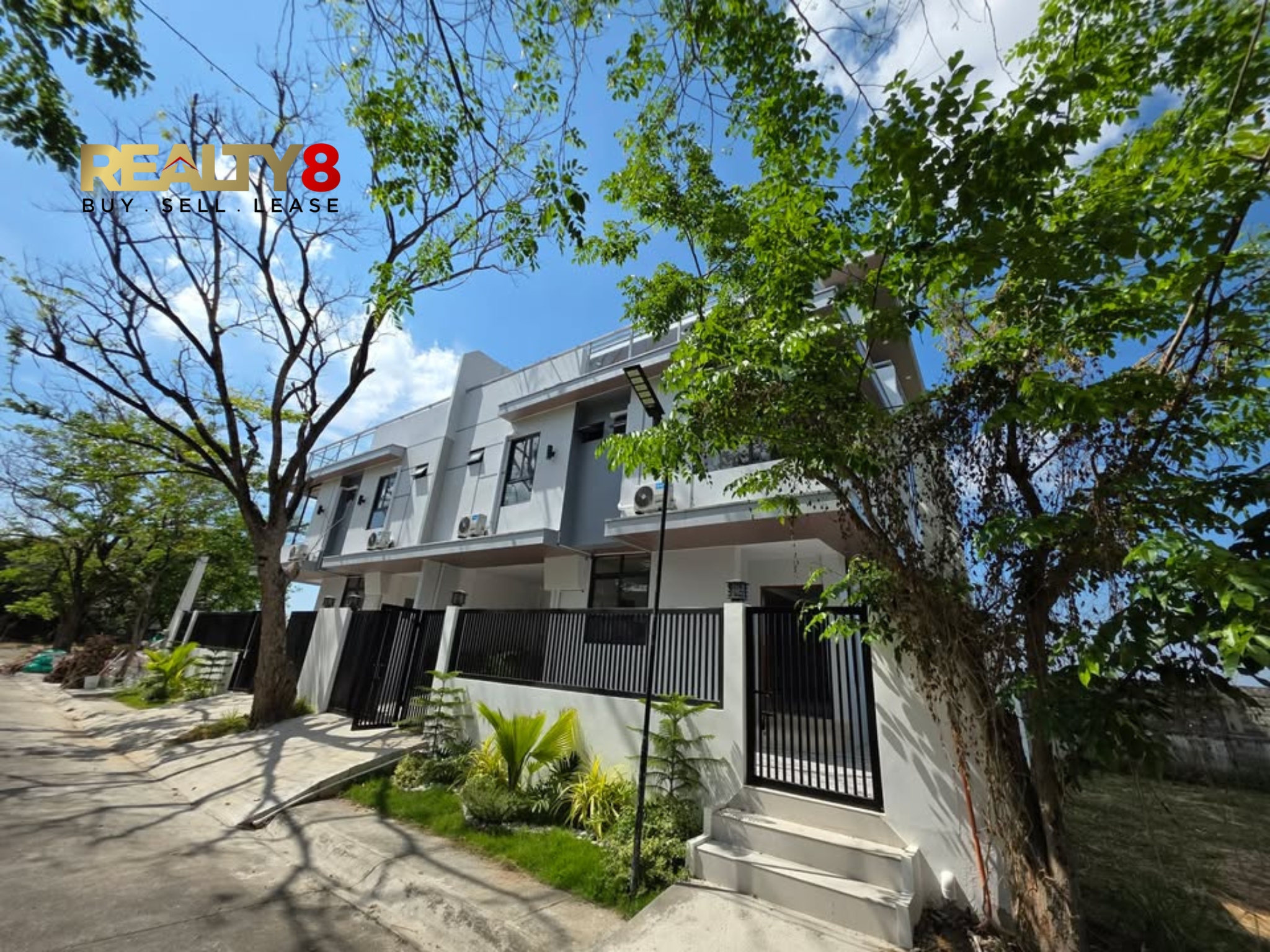 𝙂𝙧𝙖𝙣𝙙 𝘾𝙚𝙣𝙩𝙚𝙣𝙣𝙞𝙖𝙡 𝘿𝙪𝙥𝙡𝙚𝙭 𝙁𝙤𝙧 𝙎𝙖𝙡𝙚